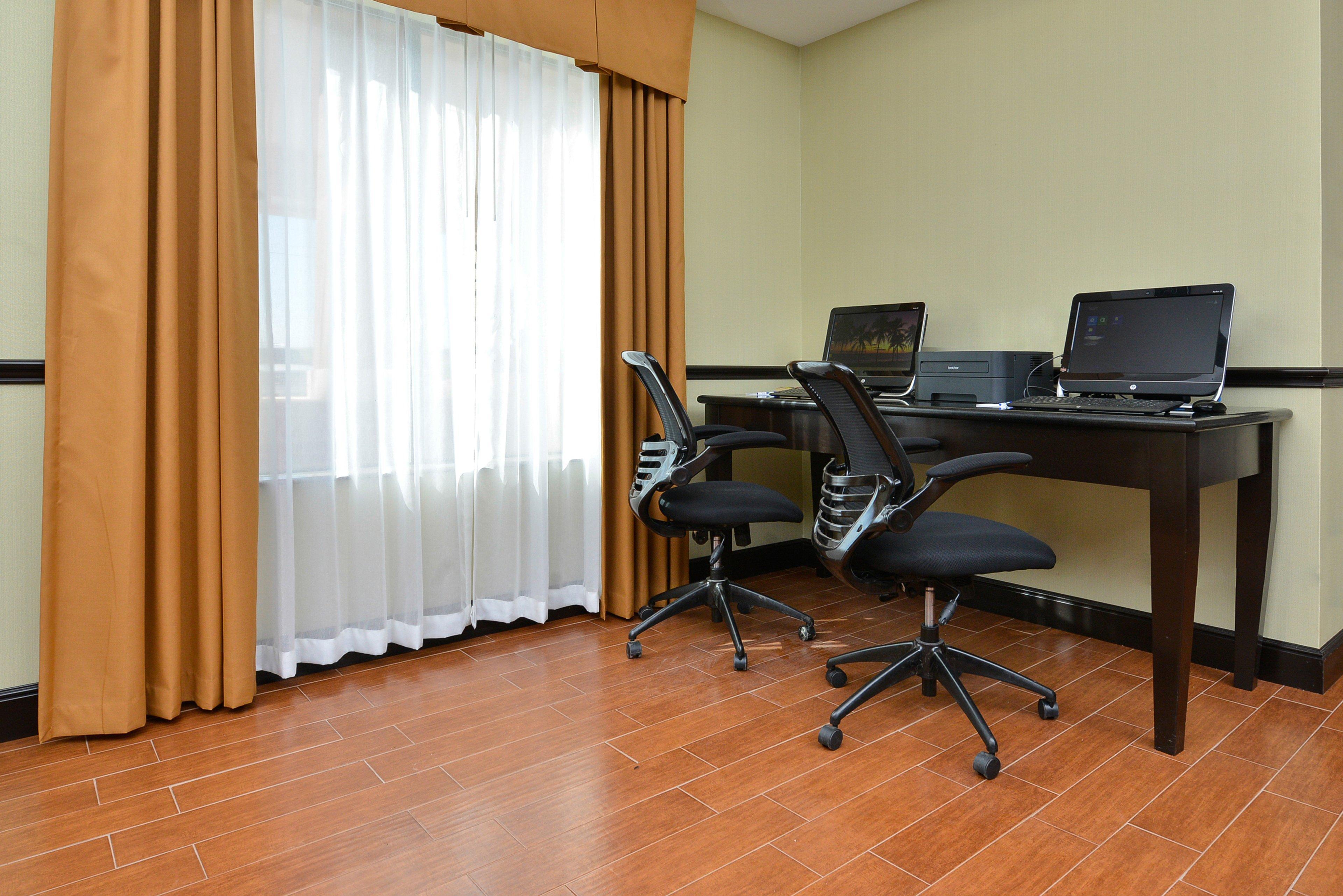 Holiday Inn Express Alva By Ihg Exteriör bild